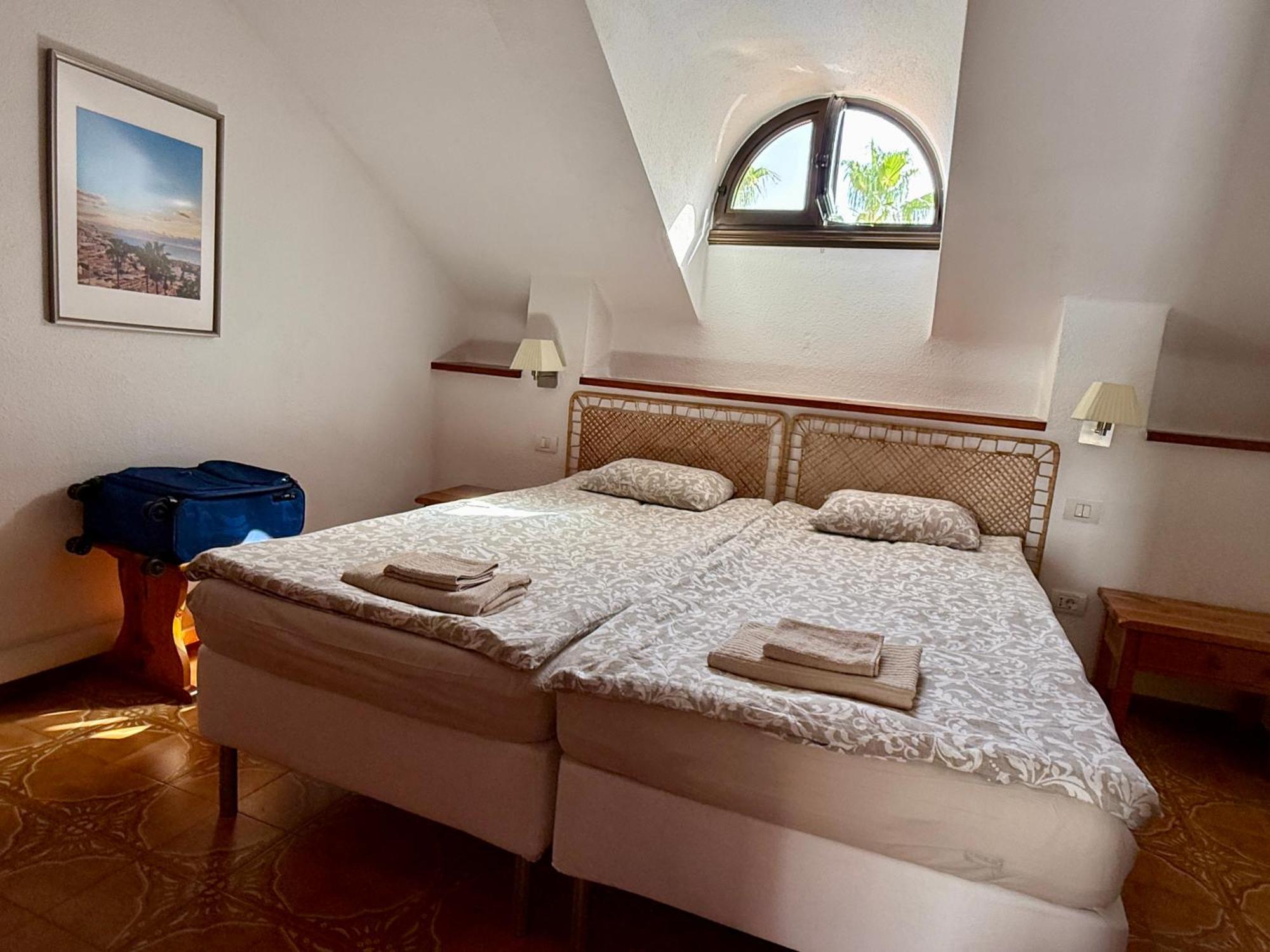 Sunny 2-Bedroom Apartment In Parque Santiago II Playa de las Americas  Exterior photo